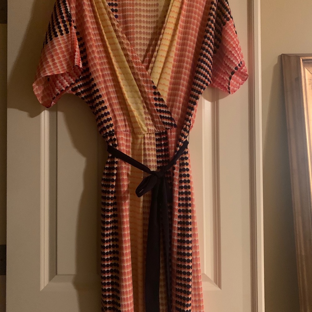 Donna Morgan Short sleeve faux wrap dress